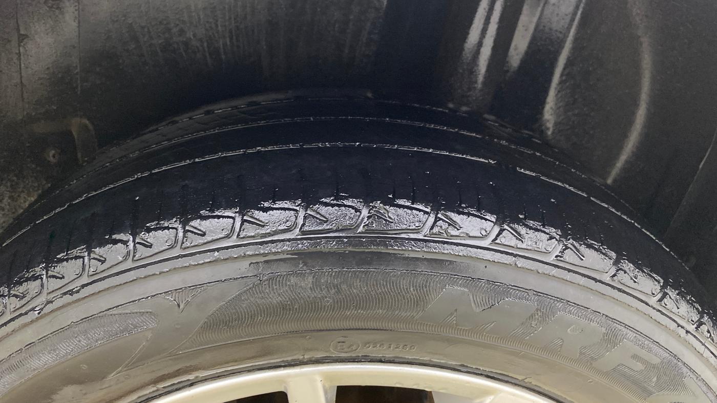 2016 Volkswagen Polo HIGHLINE1.2L, Petrol, Manual, 64,533 km, Left Rear Tyre Tread