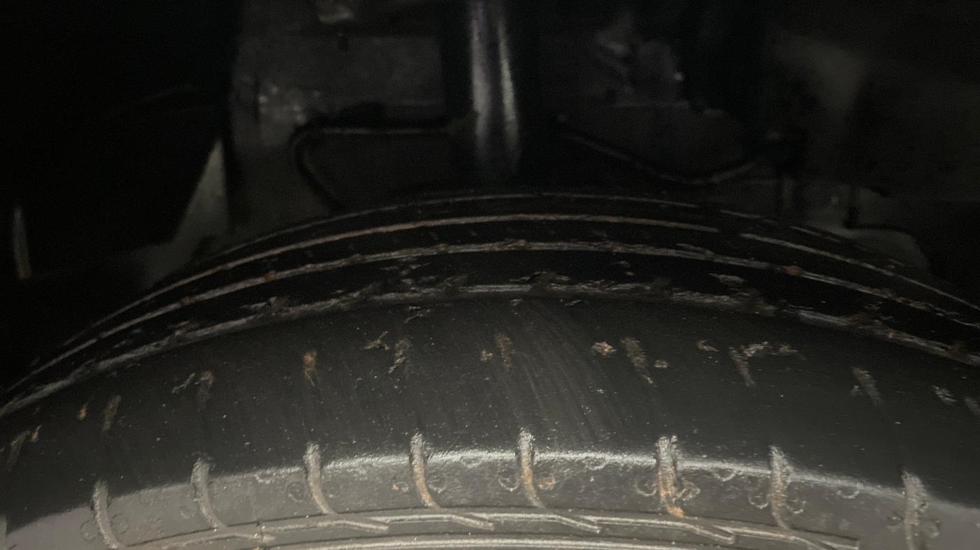 2021 Tata NEXON XMA SUNROOF PETROL, Petrol, Automatic, 45,261 km, Right Front Tyre Tread