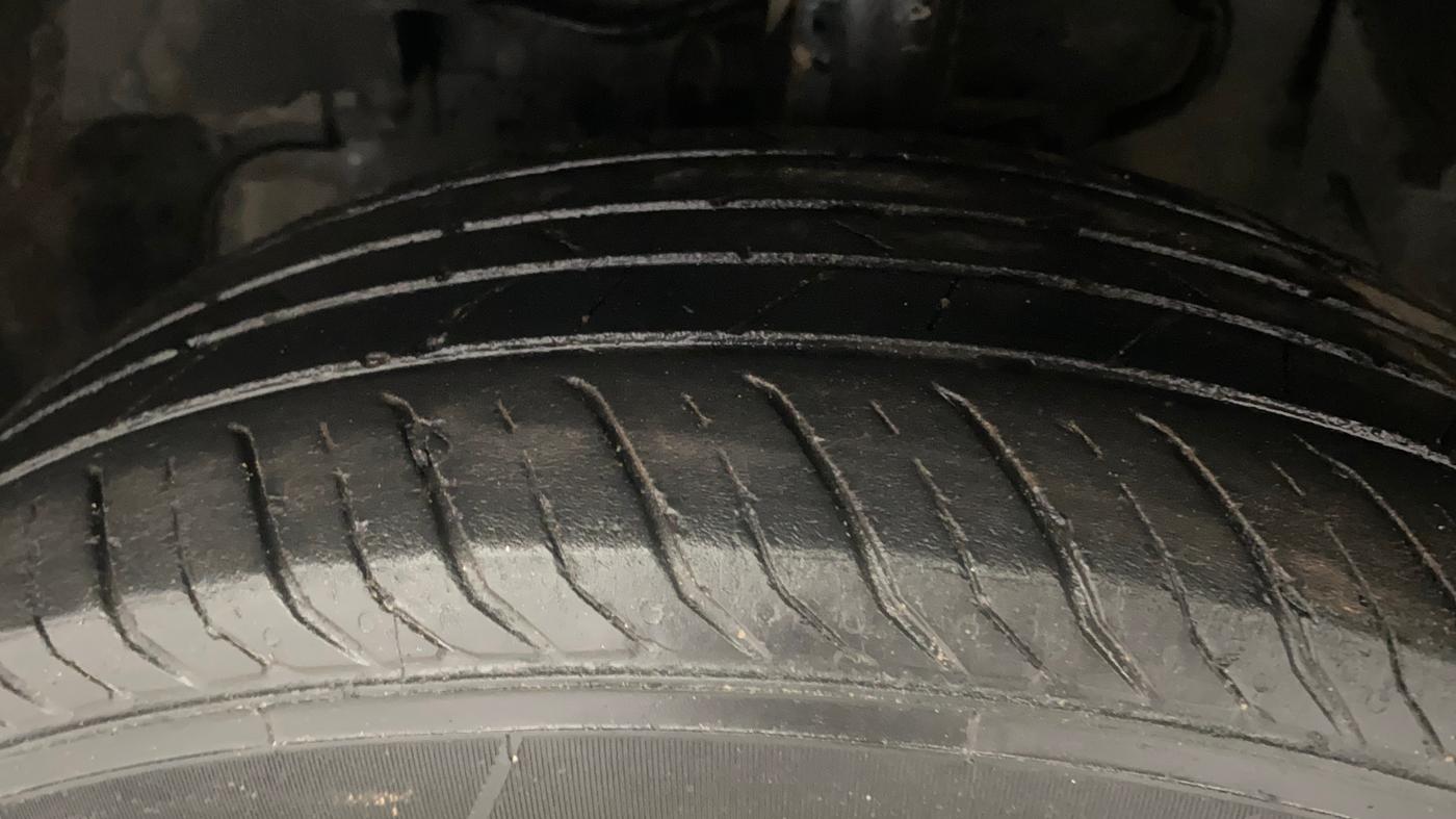 2021 Tata NEXON XMA SUNROOF PETROL, Petrol, Automatic, 45,261 km, Left Front Tyre Tread