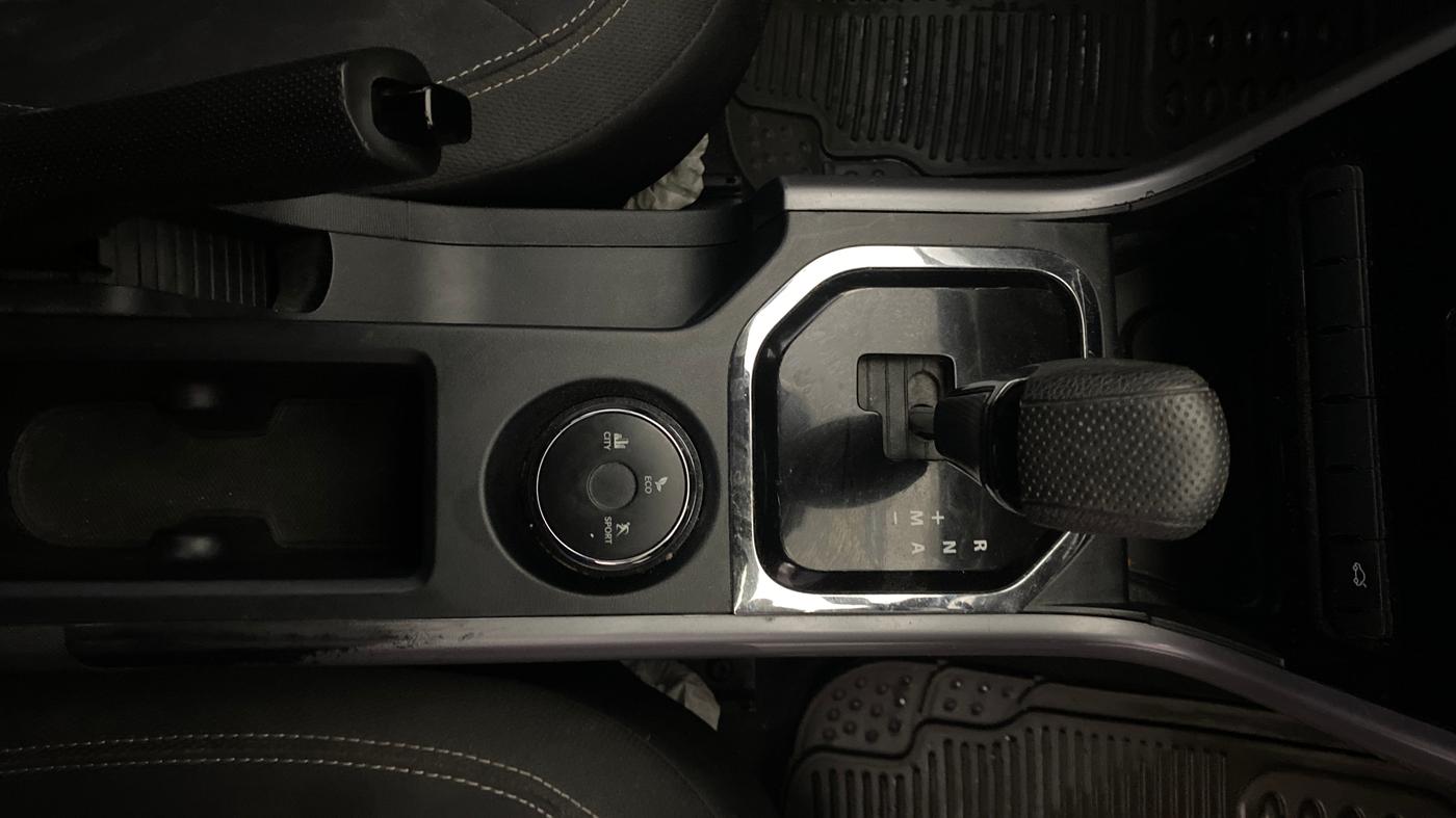 2021 Tata NEXON XMA SUNROOF PETROL, Petrol, Automatic, 45,261 km, Gear Lever