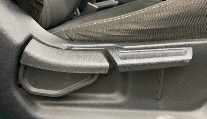 2020 Hyundai VENUE SX 1.0 TURBO IMT, Petrol, Manual, 61,085 km, Driver Side Adjustment Panel