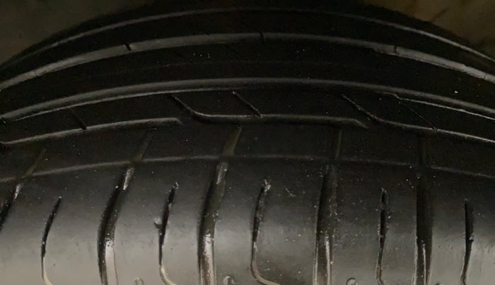 2020 Hyundai VENUE SX 1.0 TURBO IMT, Petrol, Manual, 61,085 km, Left Front Tyre Tread