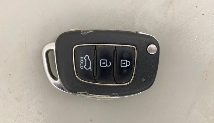 2020 Hyundai VENUE SX 1.0 TURBO IMT, Petrol, Manual, 61,085 km, Key Close Up