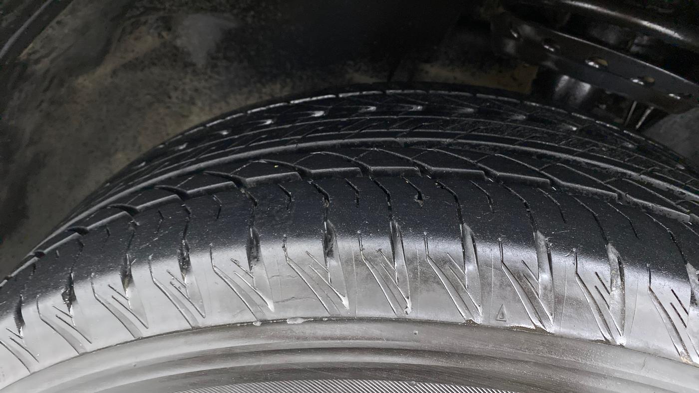 2022 Tata Safari XZA+ DARK EDITION , Diesel, Automatic, 15,172 km, Left Front Tyre Tread