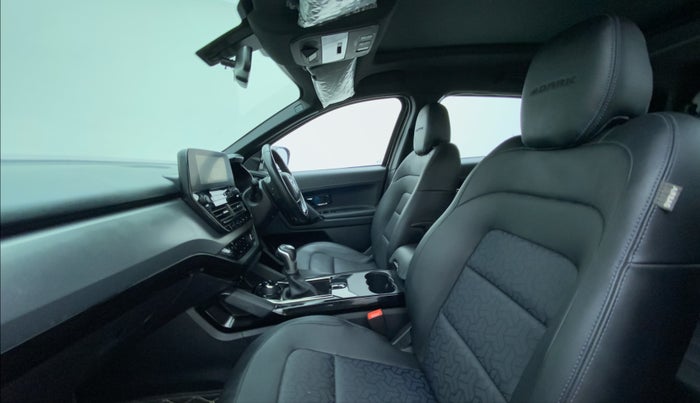 2022 Tata Safari XZA+ DARK EDITION , Diesel, Automatic, 15,172 km, Right Side Front Door Cabin
