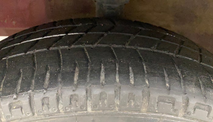 2016 Hyundai Eon ERA +, Petrol, Manual, 48,125 km, Left Front Tyre Tread