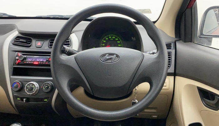 2016 Hyundai Eon ERA +, Petrol, Manual, 48,125 km, Steering Wheel Close Up