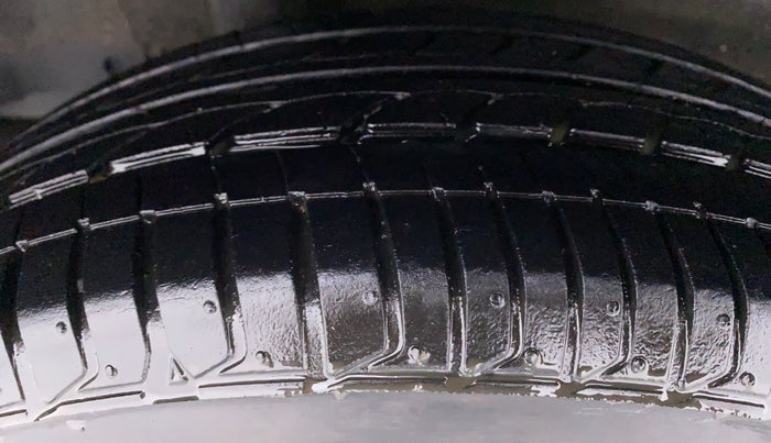 2017 Honda Jazz 1.2 V AT, Petrol, Automatic, 21,509 km, Right Rear Tyre Tread