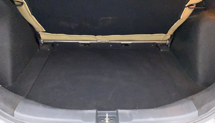 2017 Honda Jazz 1.2 V AT, Petrol, Automatic, 21,509 km, Boot Inside