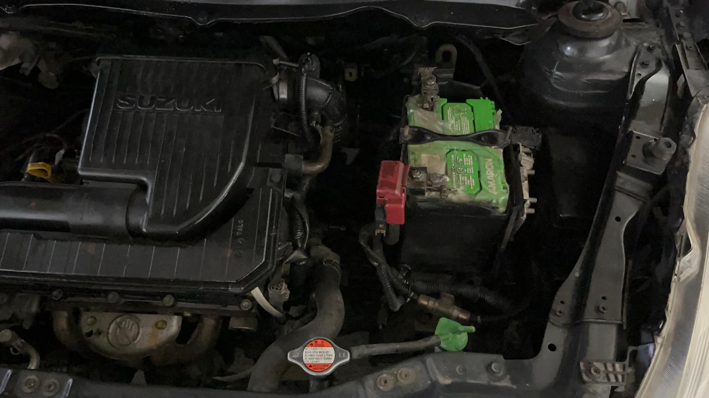 2014 Maruti Swift VXI, Petrol, Manual, 1,11,377 km, Engine View - Left