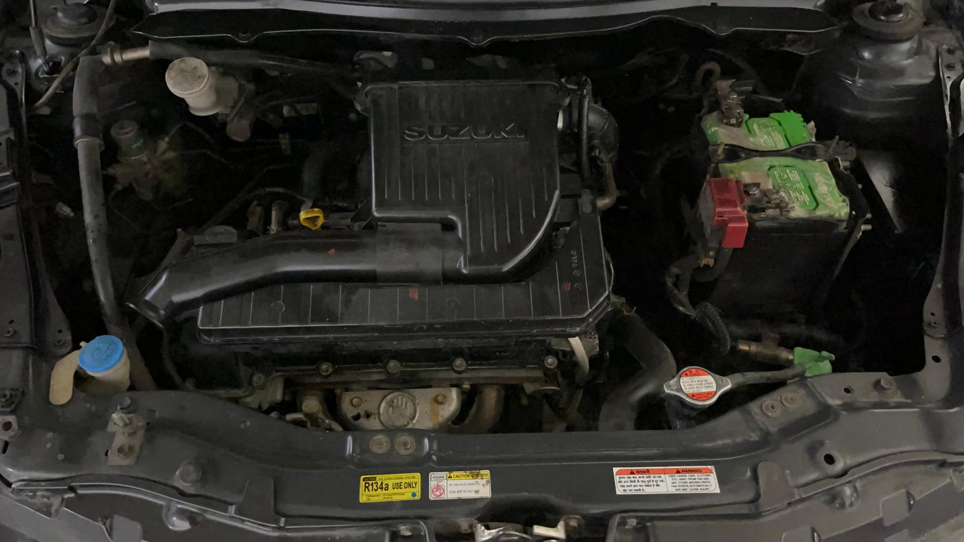2014 Maruti Swift VXI, Petrol, Manual, 1,11,377 km, Engine View