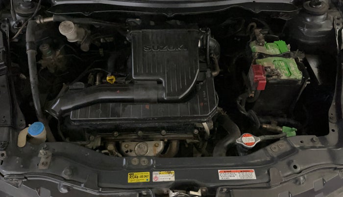 2014 Maruti Swift VXI, Petrol, Manual, 1,11,377 km, Engine View