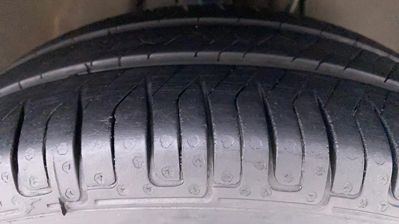 2019 Maruti Alto K10 VXI P, Petrol, Manual, 46,892 km, Right Front Tyre Tread