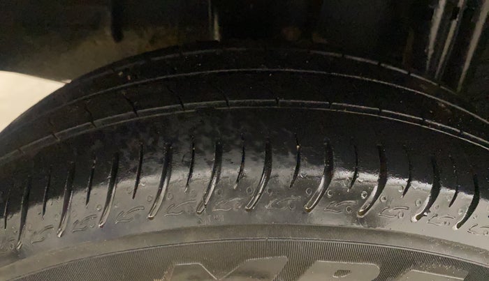 2021 Renault TRIBER RXZ AMT, Petrol, Automatic, 40,549 km, Right Rear Tyre Tread