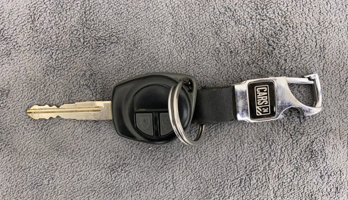2014 Maruti Swift VXI, Petrol, Manual, 37,659 km, Key Close Up