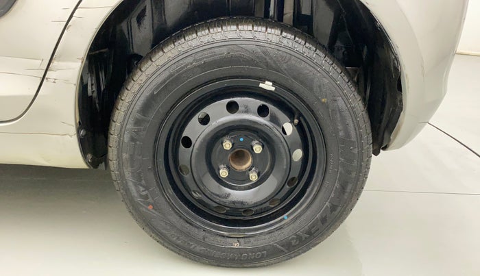 2014 Maruti Swift VXI, Petrol, Manual, 37,659 km, Left Rear Wheel