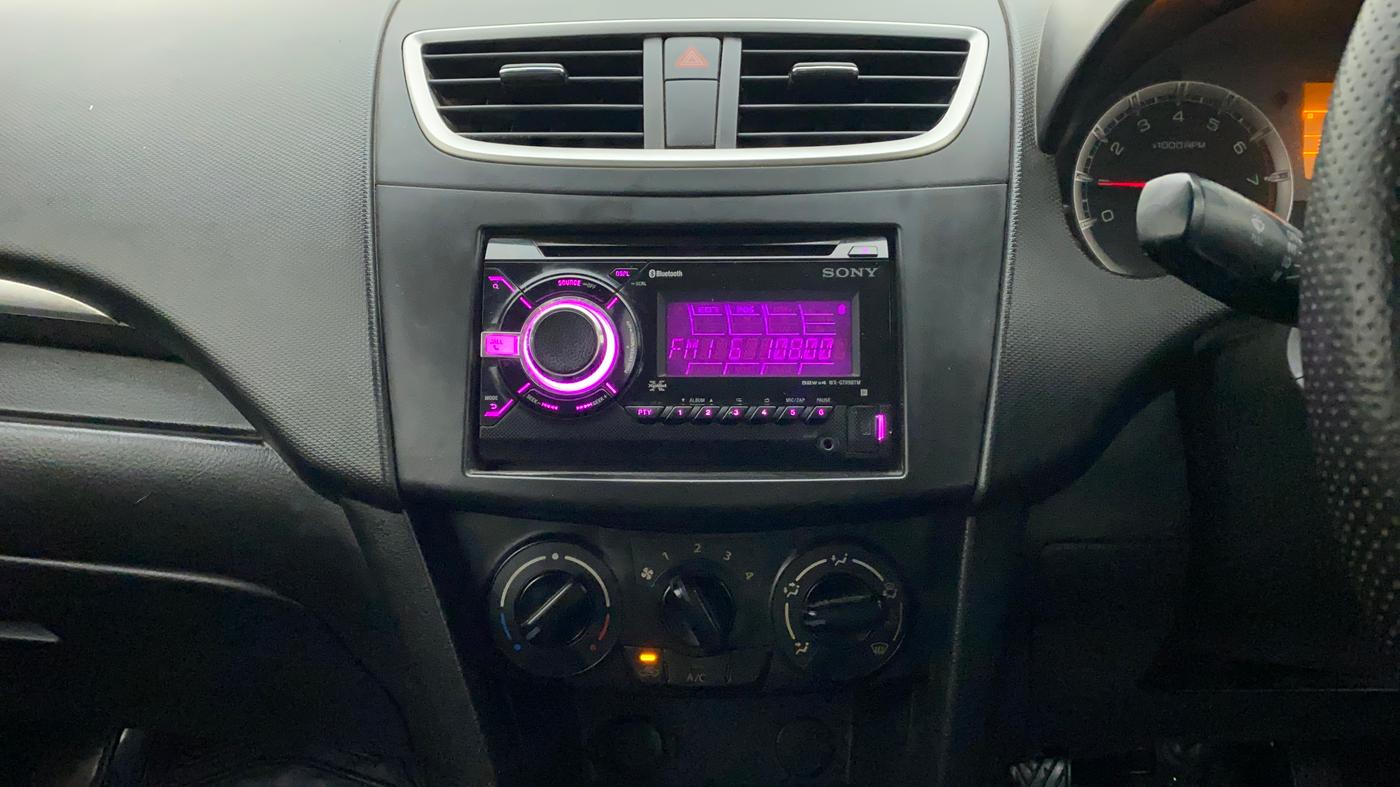 2014 Maruti Swift VXI, Petrol, Manual, 37,659 km, Air Conditioner