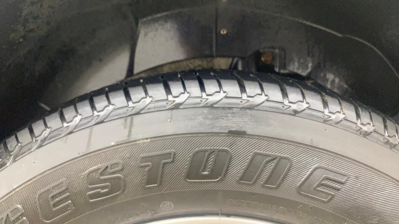 2020 Mahindra XUV500 W9, Diesel, Manual, 69,539 km, Left Rear Tyre Tread