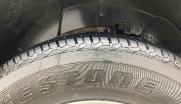 2020 Mahindra XUV500 W9, Diesel, Manual, 69,539 km, Left Rear Tyre Tread