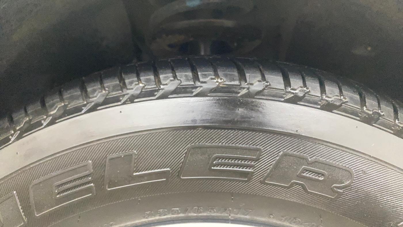 2020 Mahindra XUV500 W9, Diesel, Manual, 69,539 km, Right Front Tyre Tread