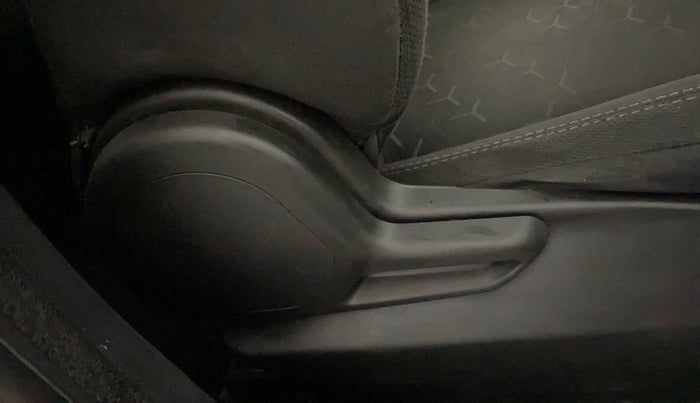 2022 Tata NEXON XM SUNROOF PETROL, Petrol, Manual, 59,196 km, Driver Side Adjustment Panel