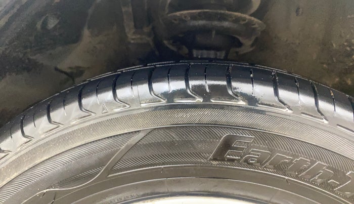 2014 Hyundai i20 ASTA 1.4 CRDI, Diesel, Manual, 1,02,817 km, Left Front Tyre Tread