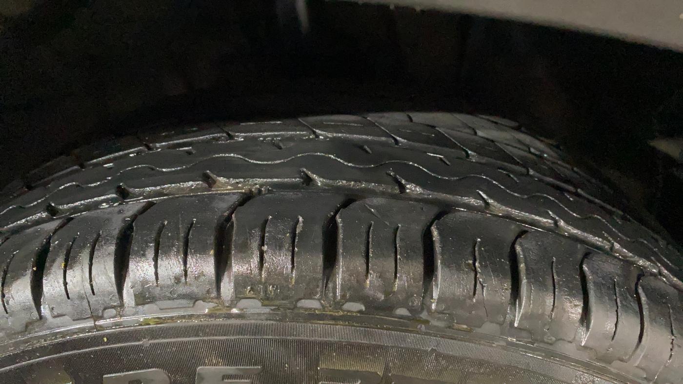 2020 Hyundai VENUE S 1.2, Petrol, Manual, 54,006 km, Right Front Tyre Tread