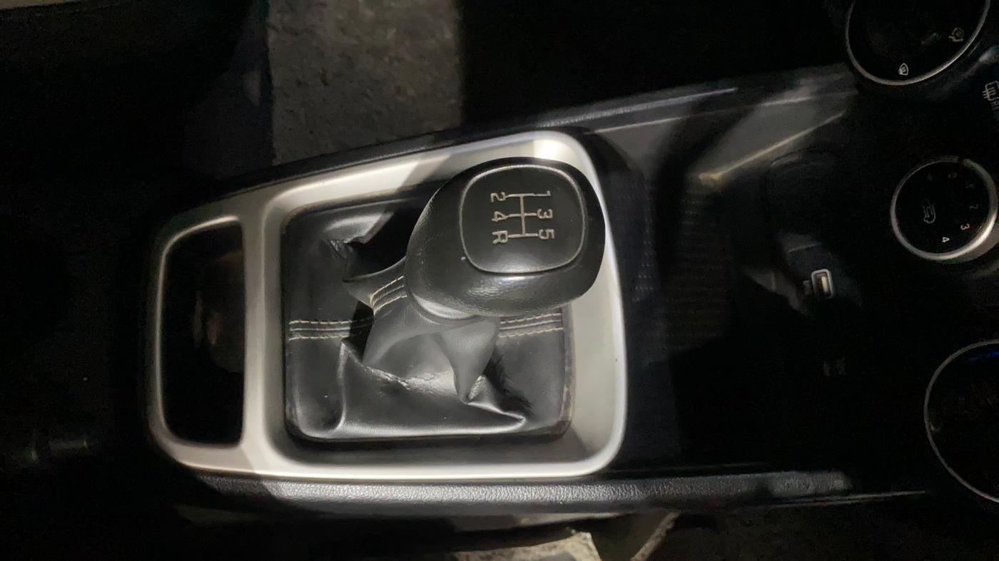 2020 Hyundai VENUE S 1.2, Petrol, Manual, 54,006 km, Gear Lever