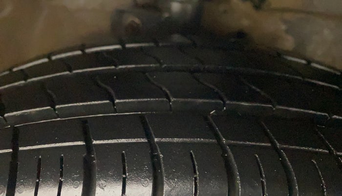 2017 Maruti Celerio VXI (O), Petrol, Manual, 64,271 km, Right Front Tyre Tread