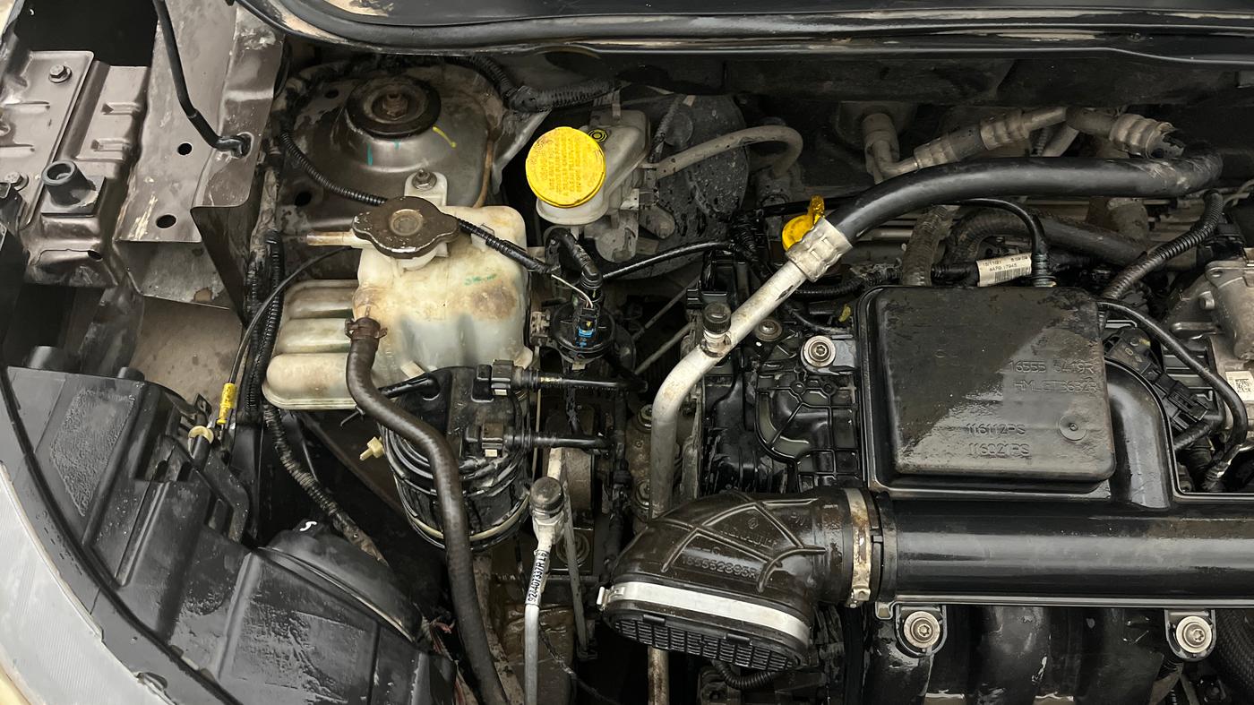 2022 Renault TRIBER RXT, Petrol, Manual, 47,166 km, Engine View - Right