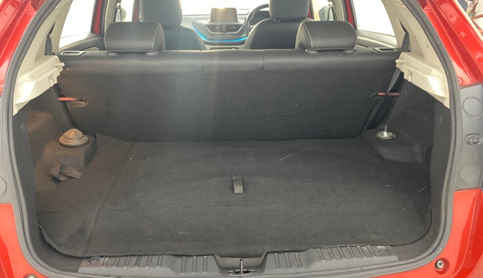 2023 Tata ALTROZ XZ PLUS O SUNROOF CNG, CNG, Manual, 30,355 km, Boot Inside