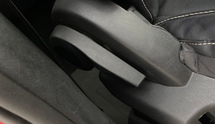 2023 Tata ALTROZ XZ PLUS O SUNROOF CNG, CNG, Manual, 30,355 km, Driver Side Adjustment Panel