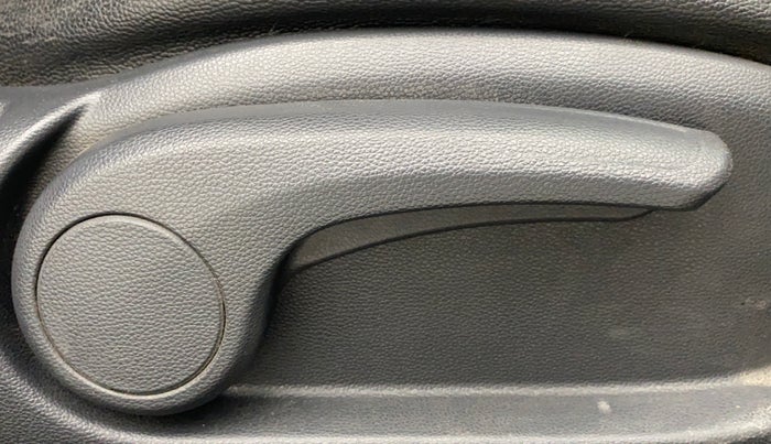 2019 Hyundai i20 Active 1.2 S, Petrol, Manual, 49,090 km, Driver Side Adjustment Panel