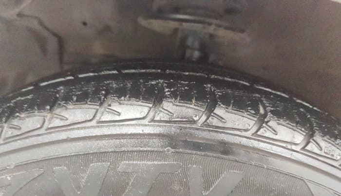 2017 Maruti Ciaz ZETA 1.4  AT PETROL, Petrol, Automatic, 68,611 km, Left Front Tyre Tread