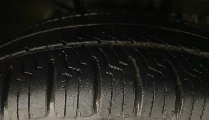 2016 Tata Tiago XT PETROL, Petrol, Manual, 68,731 km, Right Front Tyre Tread