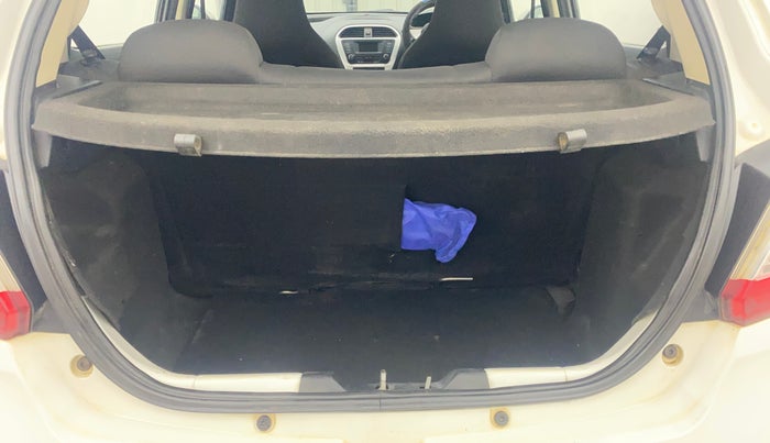 2016 Tata Tiago XT PETROL, Petrol, Manual, 68,731 km, Boot Inside