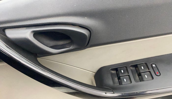 2016 Tata Tiago XT PETROL, Petrol, Manual, 68,731 km, Driver Side Door Panels Control
