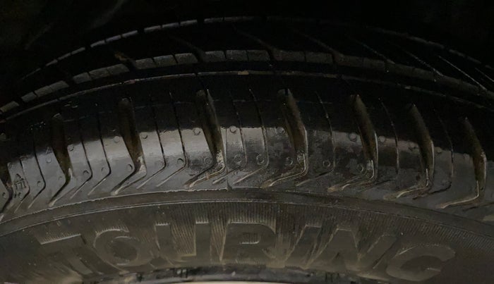2013 Honda Amaze 1.2L I-VTEC S, Petrol, Manual, 1,17,789 km, Left Rear Tyre Tread