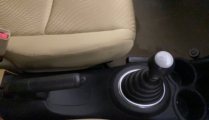 2013 Honda Amaze 1.2L I-VTEC S, Petrol, Manual, 1,17,789 km, Gear Lever