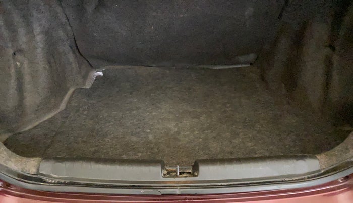 2013 Honda Amaze 1.2L I-VTEC S, Petrol, Manual, 1,17,789 km, Boot Inside