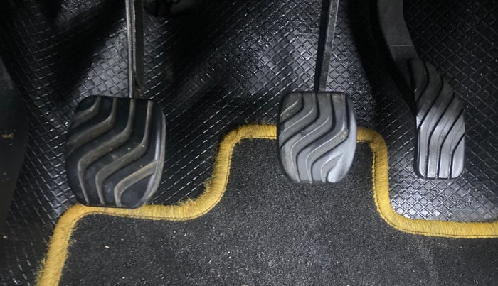 2018 Renault Kwid RXT 1.0 (O), Petrol, Manual, 33,197 km, Pedals