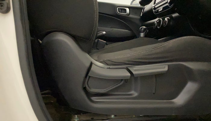 2019 Hyundai VENUE SX PLUS 1.0 TURBO DCT, Petrol, Automatic, 70,993 km, Driver Side Adjustment Panel