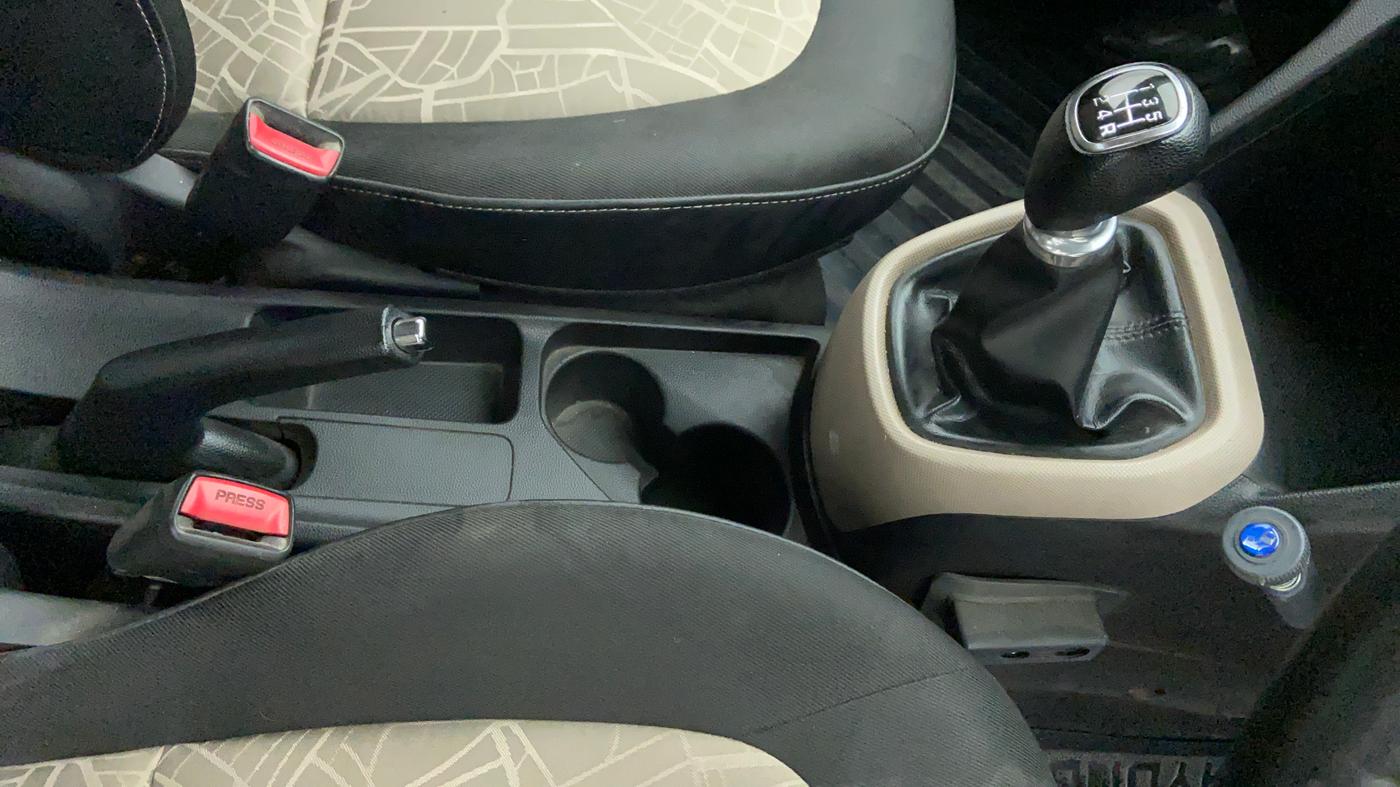 2016 Hyundai Grand i10 SPORTZ 1.2 KAPPA VTVT, Petrol, Manual, 69,989 km, Gear Lever