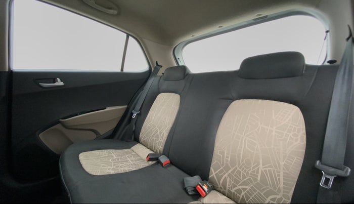 2016 Hyundai Grand i10 SPORTZ 1.2 KAPPA VTVT, Petrol, Manual, 69,989 km, Right Side Rear Door Cabin