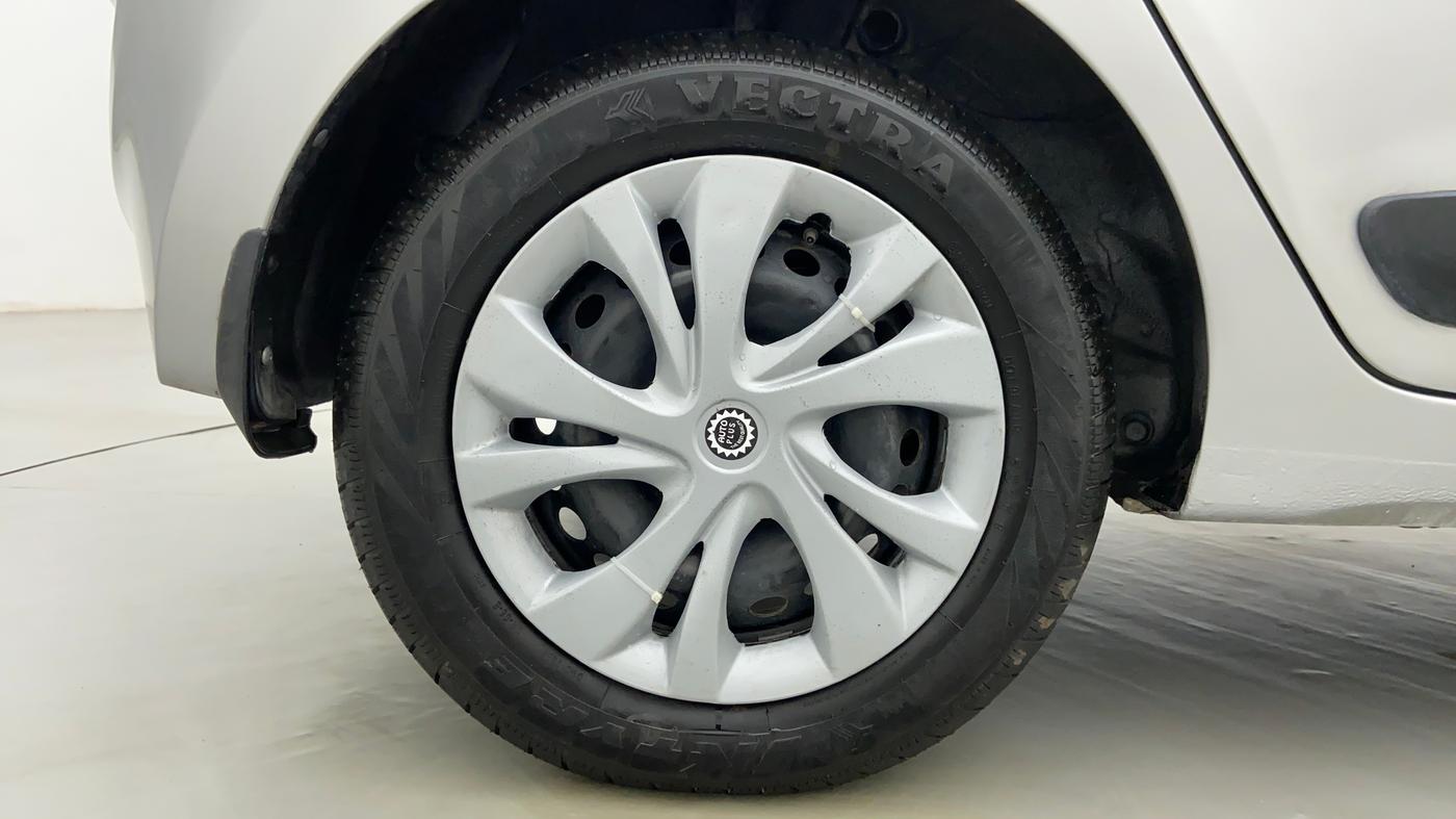 2016 Hyundai Grand i10 SPORTZ 1.2 KAPPA VTVT, Petrol, Manual, 69,989 km, Right Rear Wheel