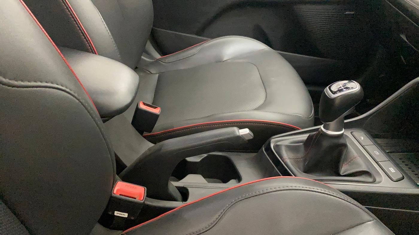 2023 Hyundai Verna SX (O) 1.5 TURBO PETROL MT, Petrol, Manual, 13,596 km, Gear Lever