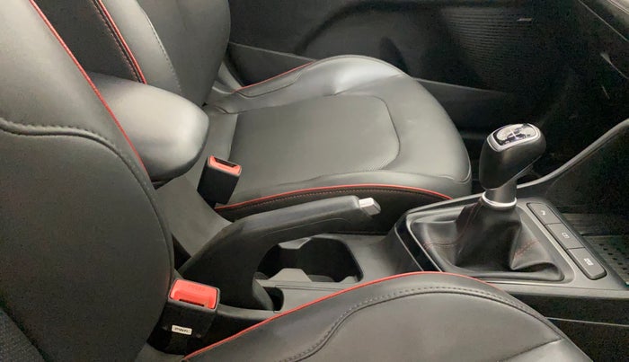 2023 Hyundai Verna SX (O) 1.5 TURBO PETROL MT, Petrol, Manual, 13,457 km, Gear Lever