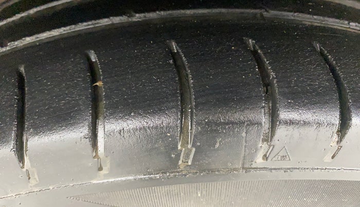 2013 Volkswagen Polo TRENDLINE 1.2L PETROL, Petrol, Manual, 92,944 km, Left Front Tyre Tread