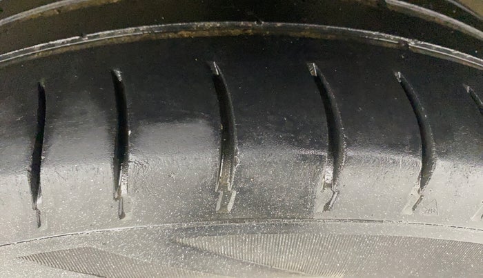 2013 Volkswagen Polo TRENDLINE 1.2L PETROL, Petrol, Manual, 92,944 km, Left Rear Tyre Tread