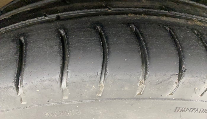 2013 Volkswagen Polo TRENDLINE 1.2L PETROL, Petrol, Manual, 92,944 km, Right Front Tyre Tread